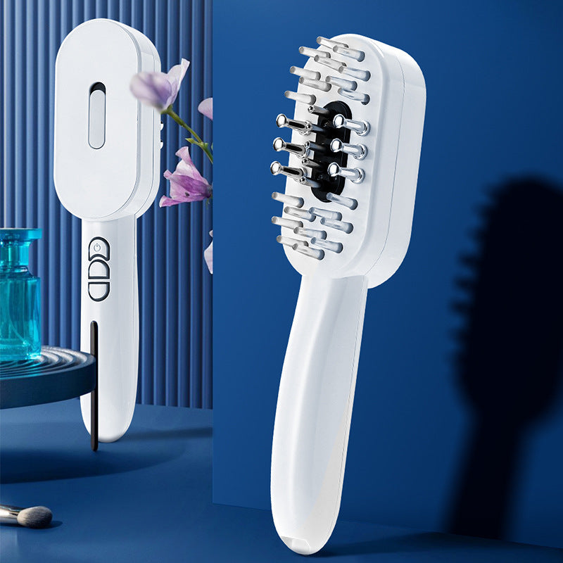 Pour the hair growth liquid into the comb